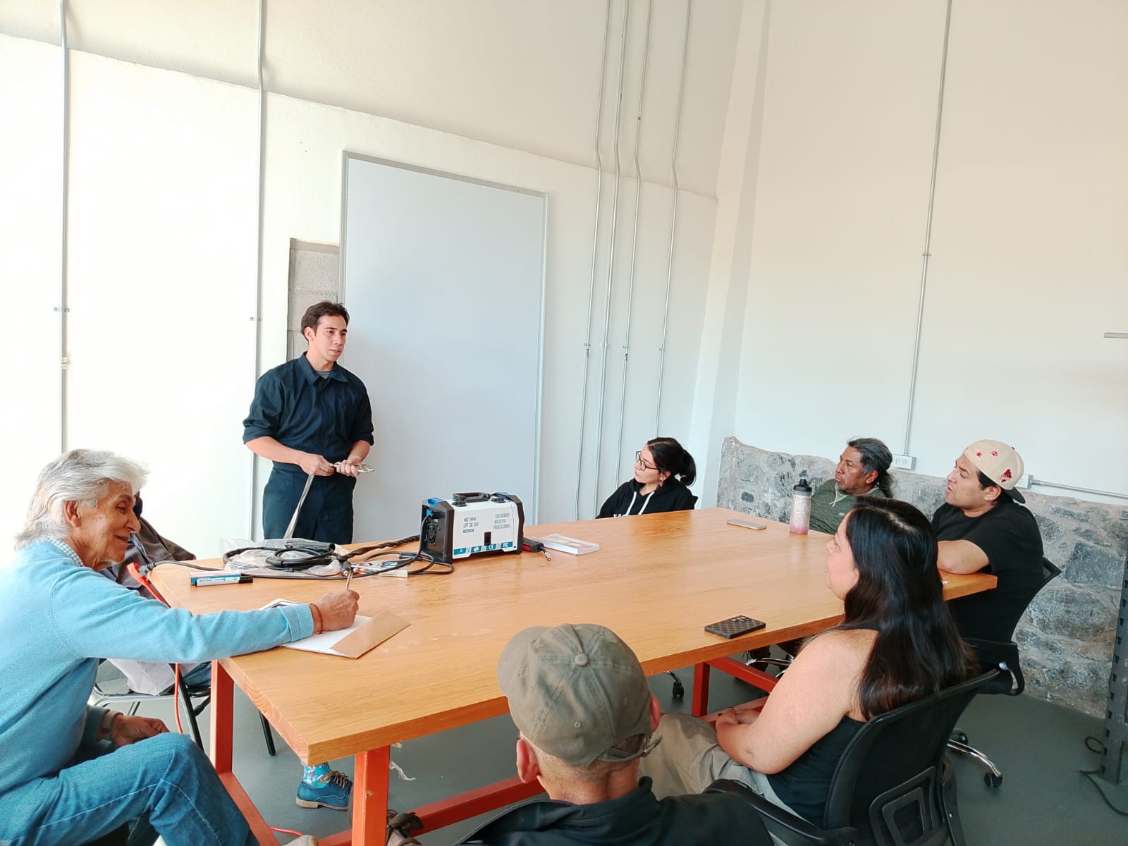 Curso: Repáralo tú misma: herramientas para la autonomía